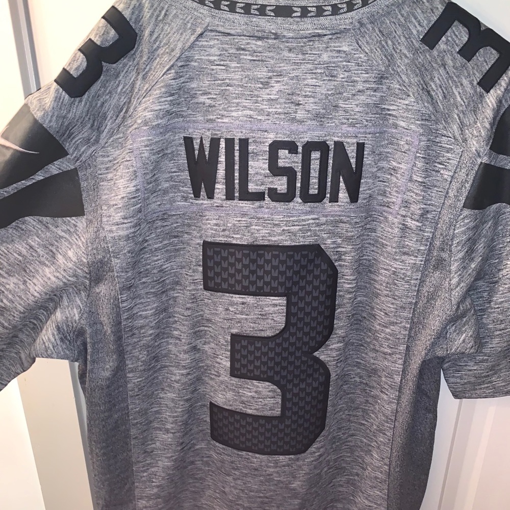 Russe Wilson grey 2 limited jersey